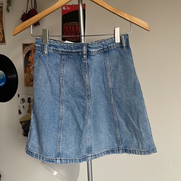 H&M Button Denim Mini skirt Size 2 - Picture 2 of 3